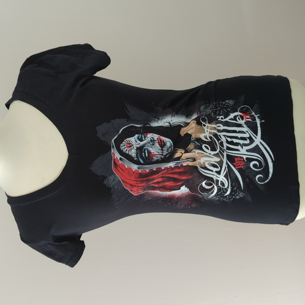 187, Inc. Fitted v neck tee